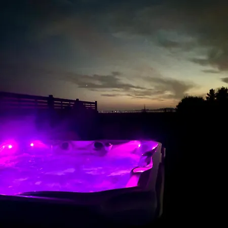 Wodne Widoki - Letniskowy Z Jacuzzi Feriehus *